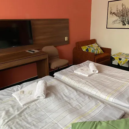Hotell Formanka & Camp Hustopeče