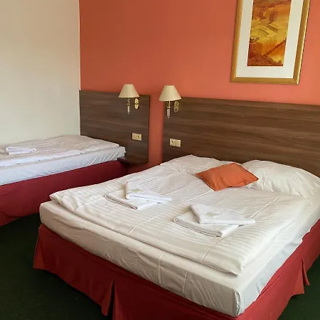 Formanka & Camp Hotell Hustopeče